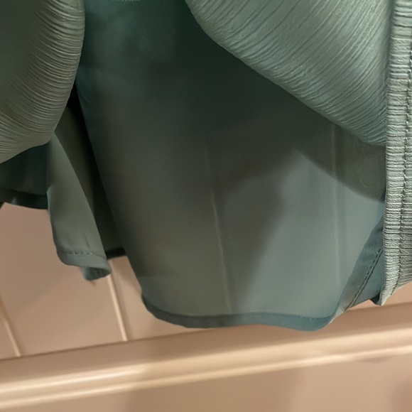 Green Lace Tank Top - Picture 5 of 6